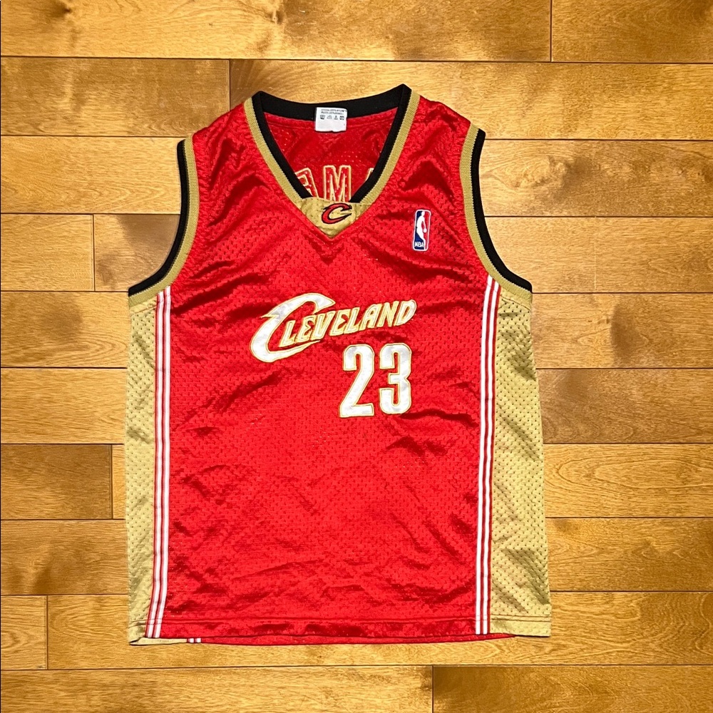 Lebron James Cleveland Cavaliers Basketball Jersey - Size Youth Large